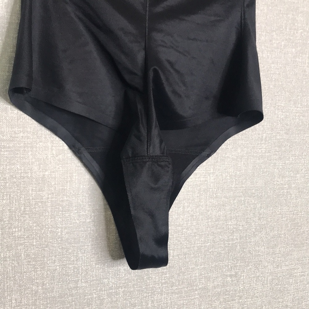 NWOT Assets by Spanx Women's Flawless Finish High-Waist Shaping Thong - Picture 4 of 5